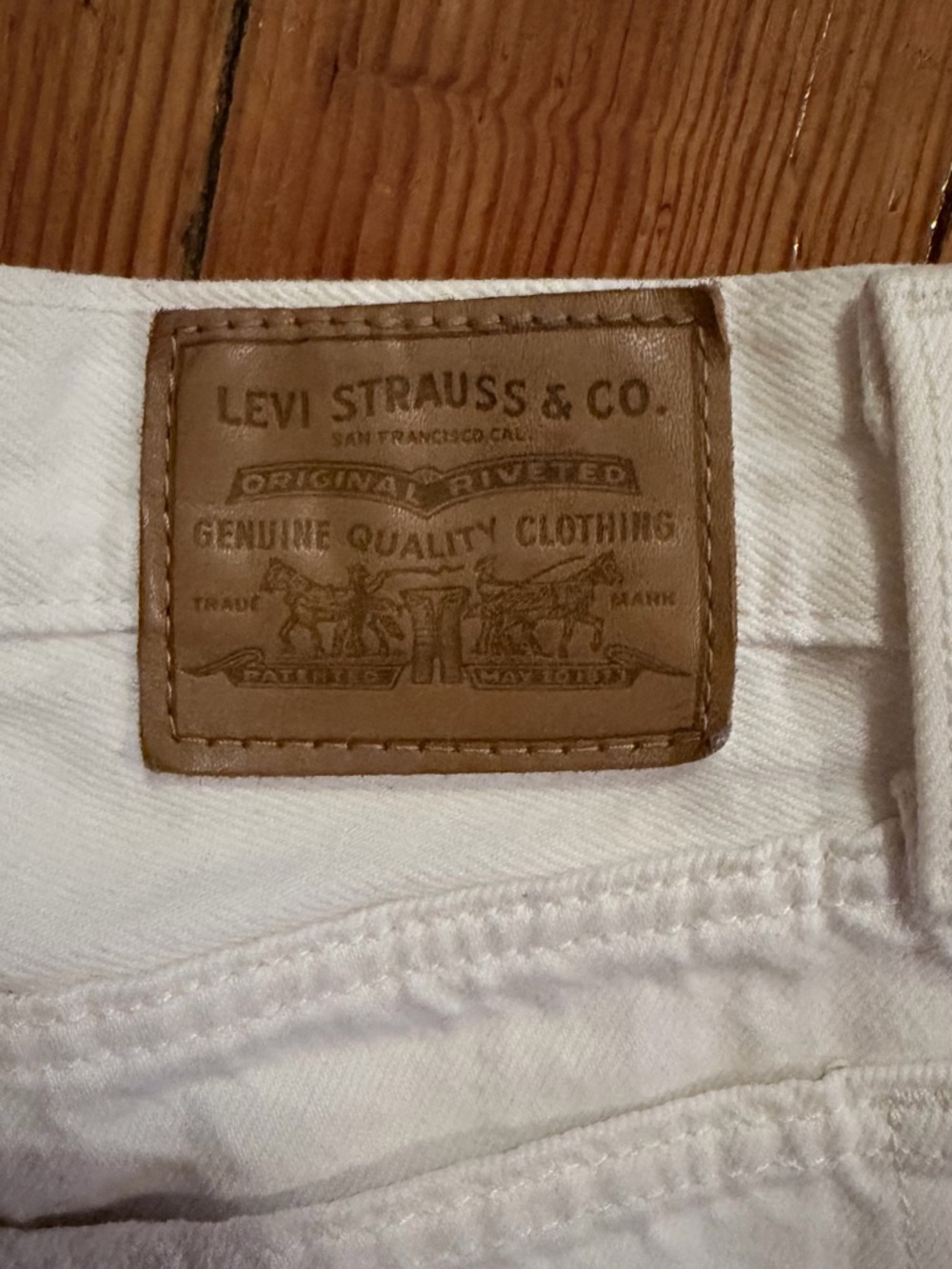 Levi's Premium Wedgie Straight White Distressed Straight Leg Jeans - Picture 8 of 8